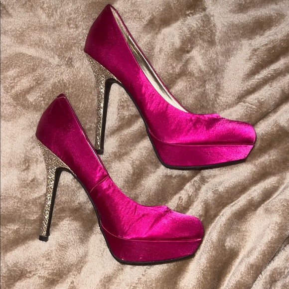 Candie's Fuchsia Satin Heels with Sparkling Gold Stiletto - Picture 5 of 6